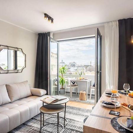 Apartamento Stunning Views 2Br Midtown Flat - Charming Balcony Bucarest Exterior foto
